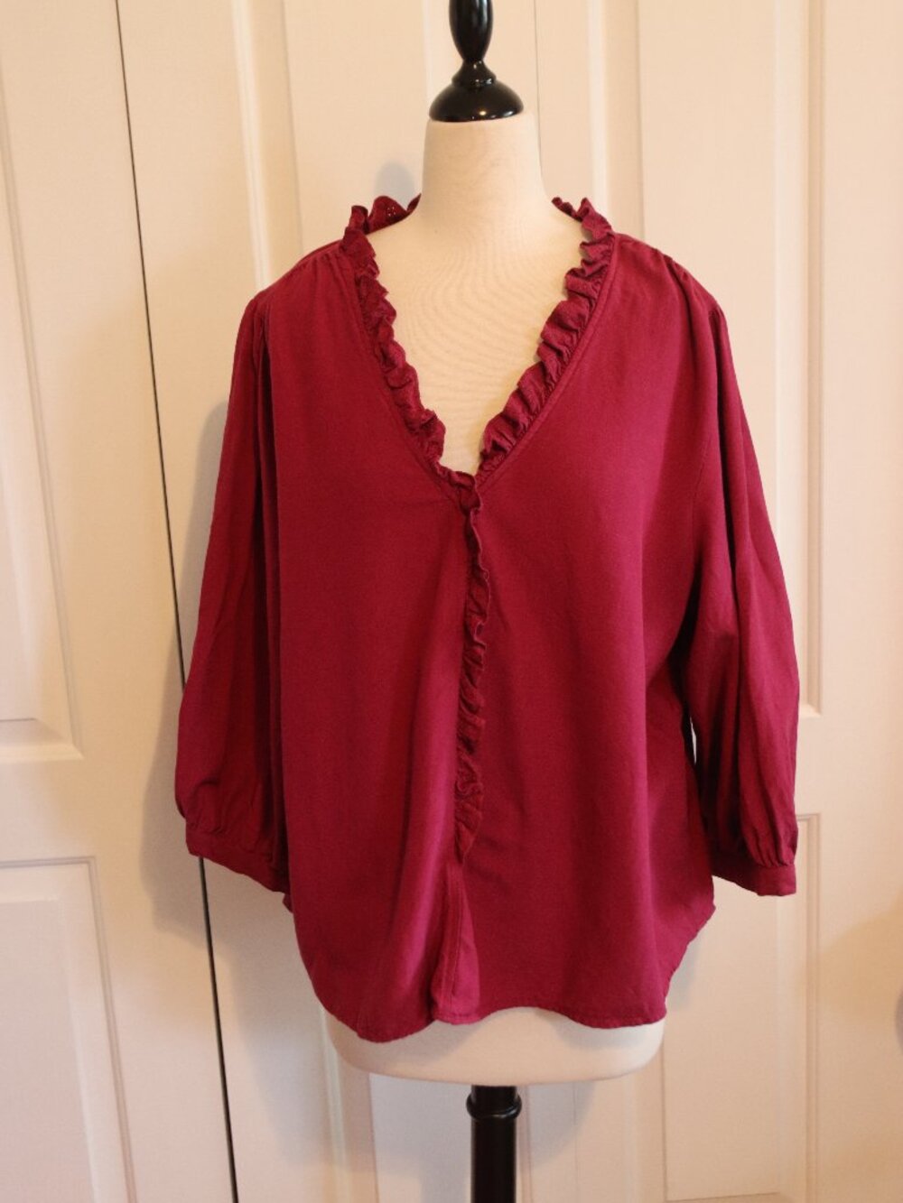 LC Lauren Conrad Size XXL Ruffle Blouse V-neck 3/4 Baloon Sleeves Rayon/Cotton